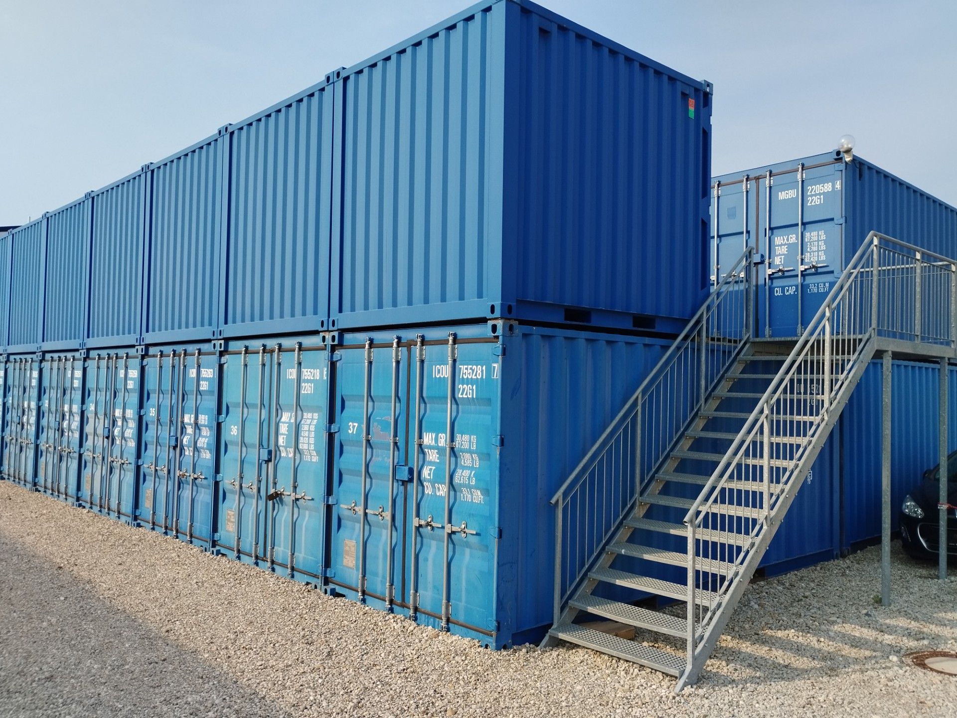 LARGE Container – 1. Etage